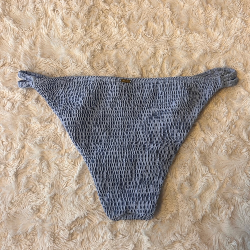 Hollister bottoms - Picture 2 of 3